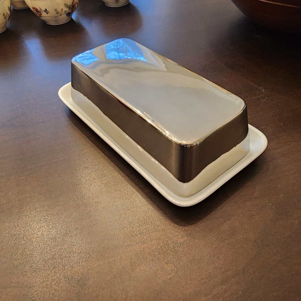Tabletops Unlimited Studio Tu White Silver Large Butter Dish Porcelain Plus 8"